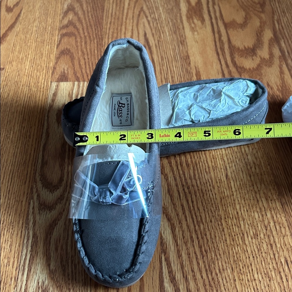 G.H. Bass & Co. New Dark Gray Loafers Size Small w/Faux Fur Lining - Picture 14 of 16